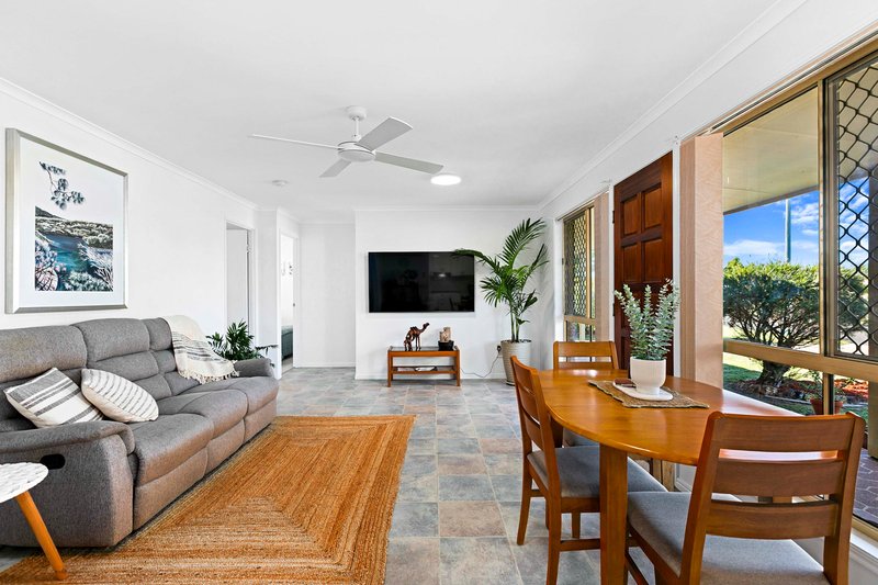 Photo - 28 Sunset Crescent, Torquay QLD 4655 - Image 4