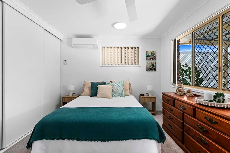 Photo - 28 Sunset Crescent, Torquay QLD 4655 - Image 7