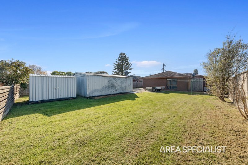 Photo - 28 Sybella Avenue, Koo Wee Rup VIC 3981 - Image 16