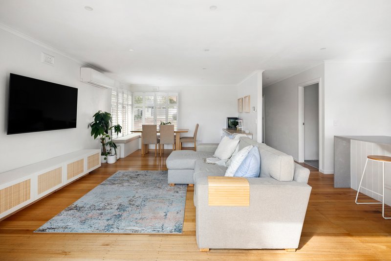 Photo - 28 Tara Drive, Frankston VIC 3199 - Image 2