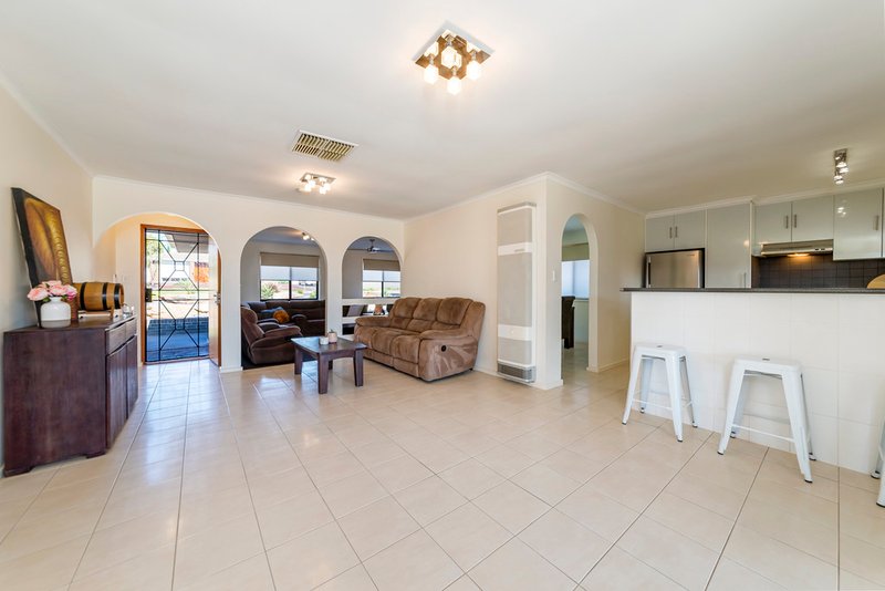 Photo - 28 Tareena Street, Craigmore SA 5114 - Image 7