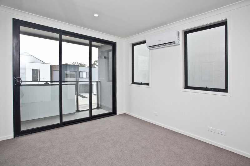 Photo - 28 Teague Crescent, Braybrook VIC 3019 - Image 6