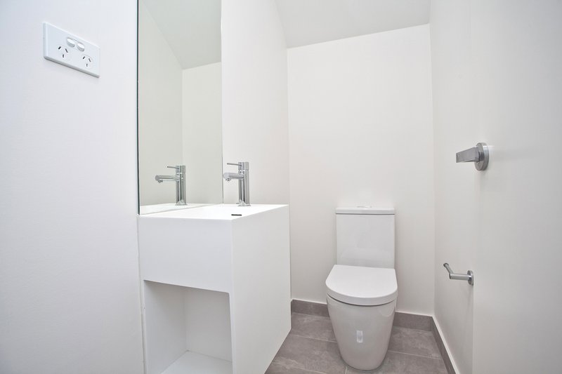 Photo - 28 Teague Crescent, Braybrook VIC 3019 - Image 13