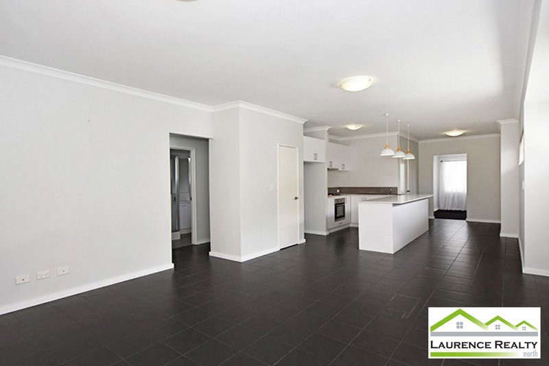 Photo - 28 Teasel Way, Banksia Grove WA 6031 - Image 6