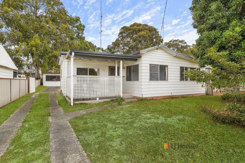 28 Tenth Avenue, Budgewoi NSW 2262