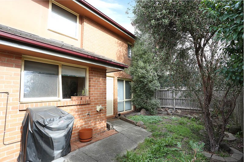 Photo - 28 The Seekers Crescent, Mill Park VIC 3082 - Image 8