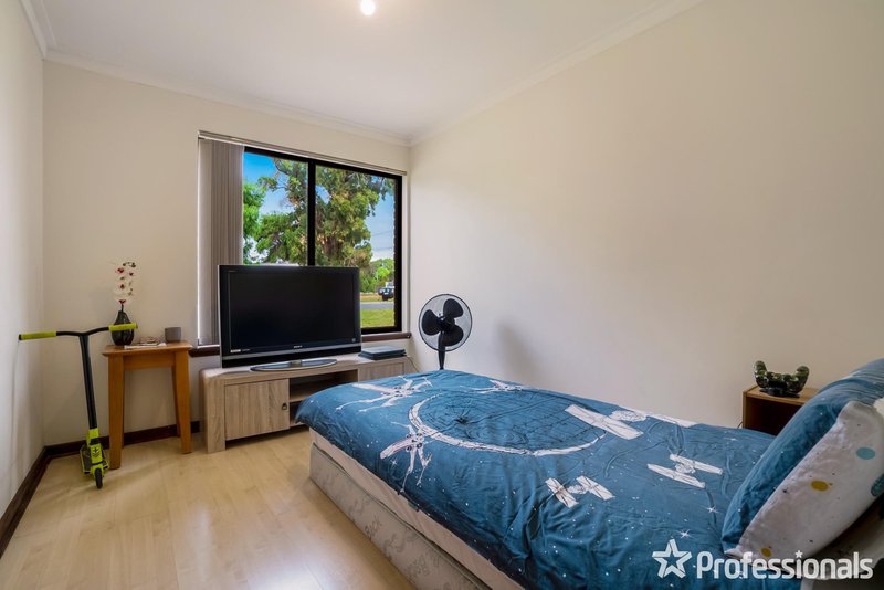 Photo - 28 Thomas Street, Safety Bay WA 6169 - Image 10