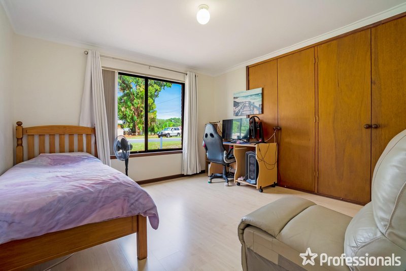 Photo - 28 Thomas Street, Safety Bay WA 6169 - Image 11