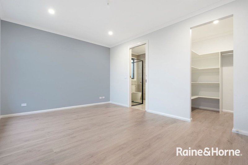 Photo - 28 Thulian Street, Clyde North VIC 3978 - Image 5