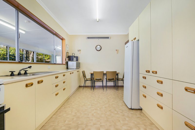 Photo - 28 Tobias Avenue, Glen Waverley VIC 3150 - Image 4