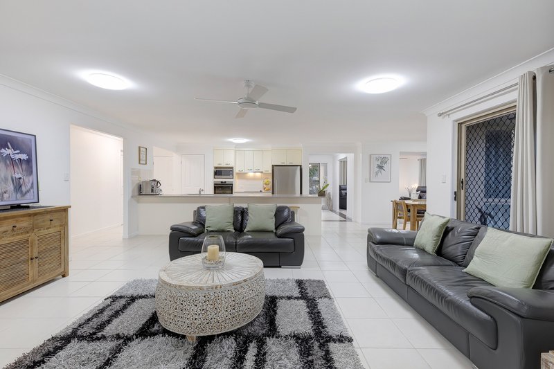 Photo - 28 Toorak Street, Parkinson QLD 4115 - Image 7