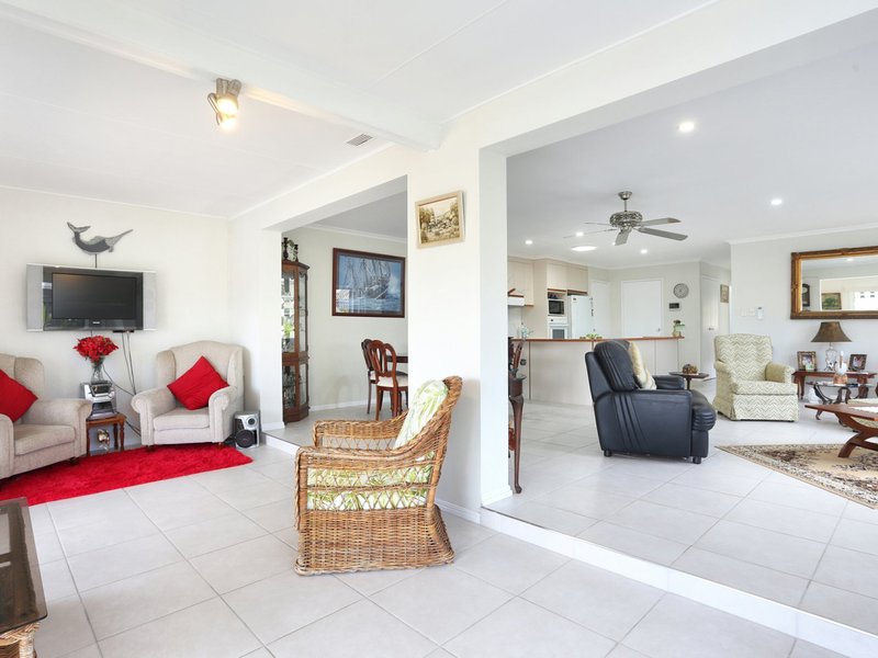 Photo - 2/8 Tradewinds Drive, Banksia Beach QLD 4507 - Image 4