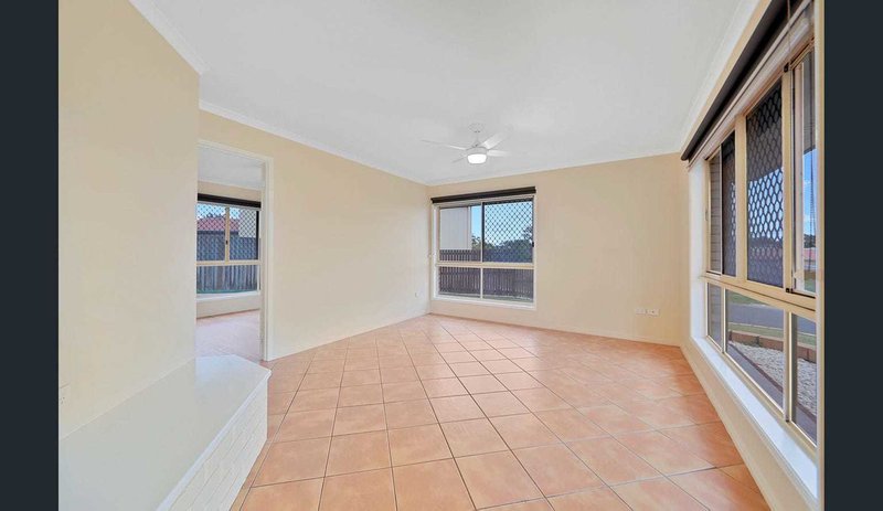 Photo - 28 Tropicana Drive, Avoca QLD 4670 - Image 3