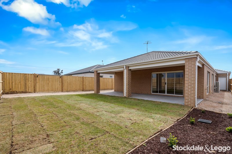 Photo - 28 Tullamore Street, Gisborne VIC 3437 - Image 12