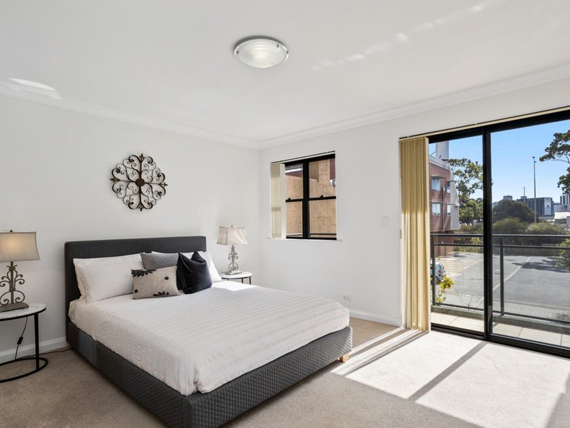 Photo - 2/8 Tully Road, East Perth WA 6004 - Image 19