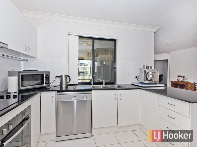 Photo - 28 Twickenham Place, Bald Hills QLD 4036 - Image 5