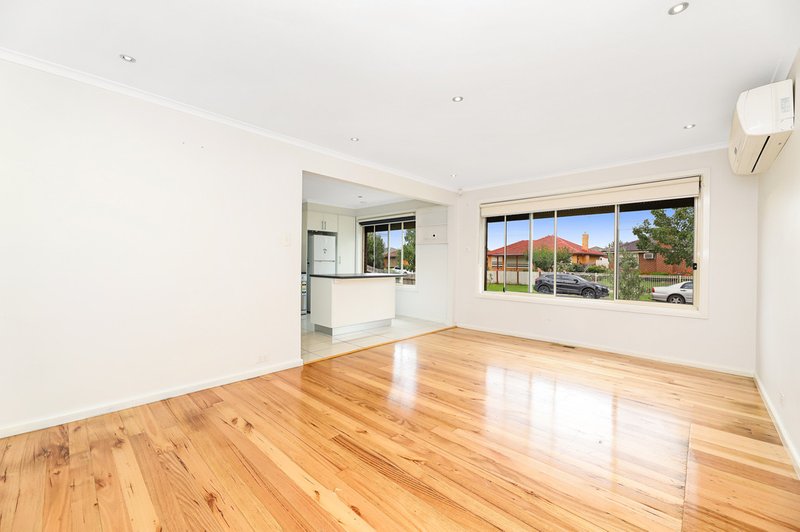 Photo - 28 Valerie Street, Lalor VIC 3075 - Image 7