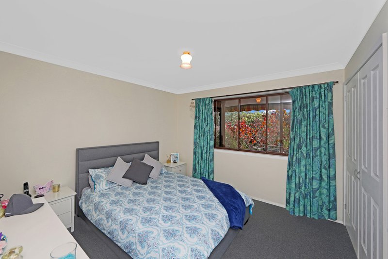 Photo - 28 Vales Road, Mannering Park NSW 2259 - Image 8