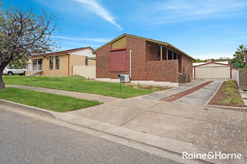 Photo - 28 Valleyfair Road, Hackham West SA 5163 - Image 3