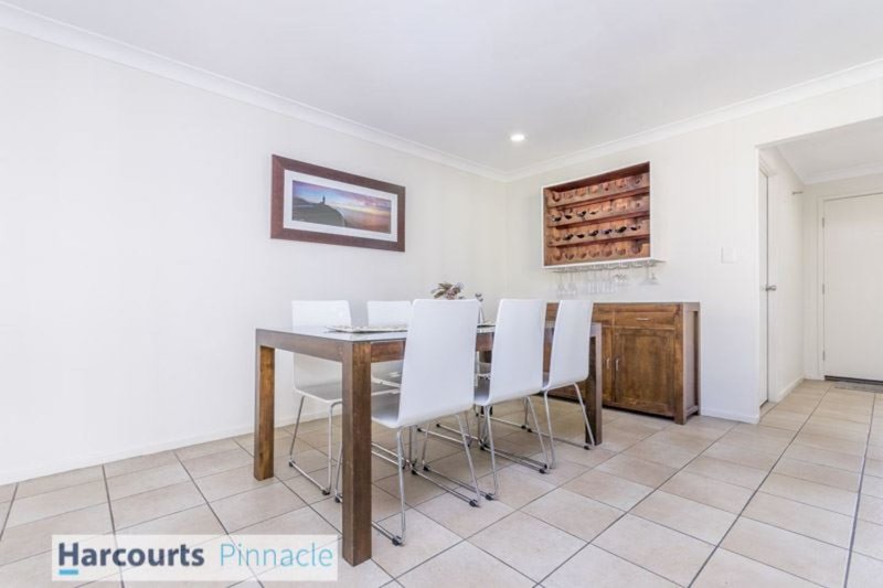 Photo - 28 Vaucluse Cres , Petrie QLD 4502 - Image 7