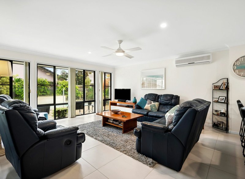 Photo - 28 Veerings Crescent, Twin Waters QLD 4564 - Image 9