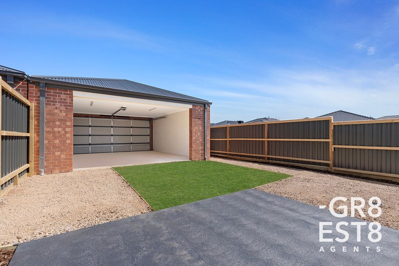 Photo - 28 Verbena Boulevard, Clyde VIC 3978 - Image 14