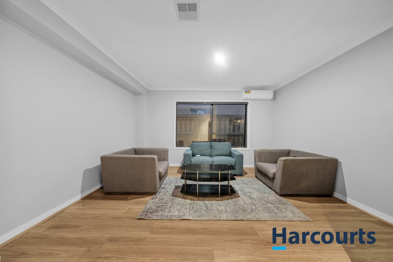 Photo - 28 Vermillion Drive, Clyde North VIC 3978 - Image 3