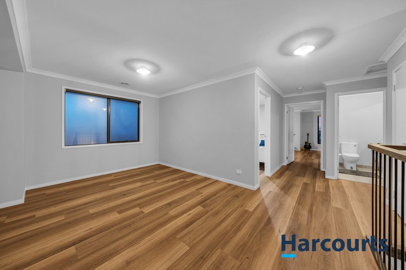 Photo - 28 Vermillion Drive, Clyde North VIC 3978 - Image 8