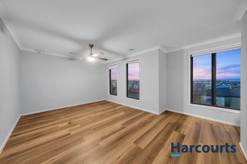 Photo - 28 Vermillion Drive, Clyde North VIC 3978 - Image 9