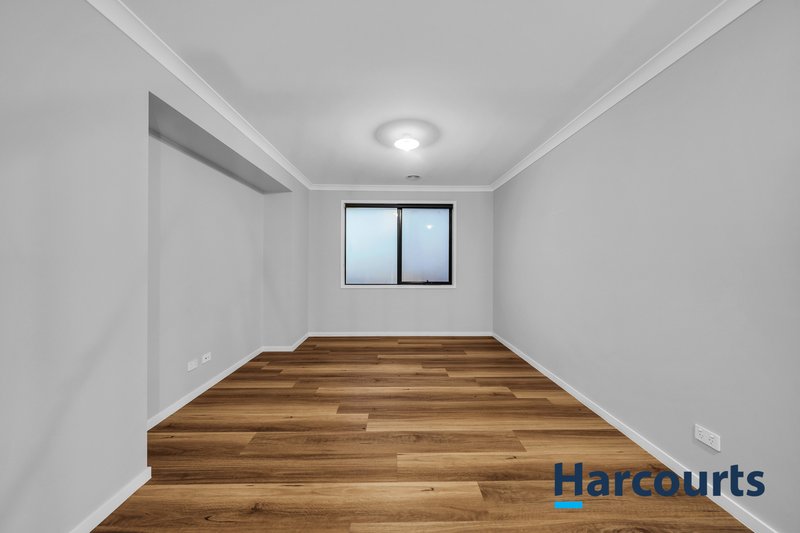 Photo - 28 Vermillion Drive, Clyde North VIC 3978 - Image 12