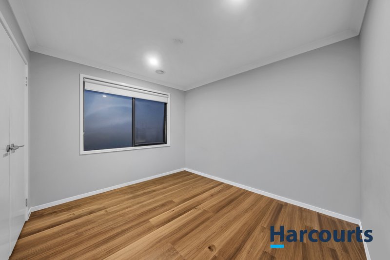 Photo - 28 Vermillion Drive, Clyde North VIC 3978 - Image 18