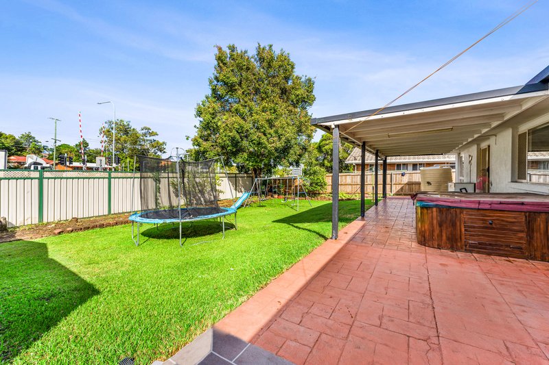 Photo - 28 Victor Street, Runcorn QLD 4113 - Image 13