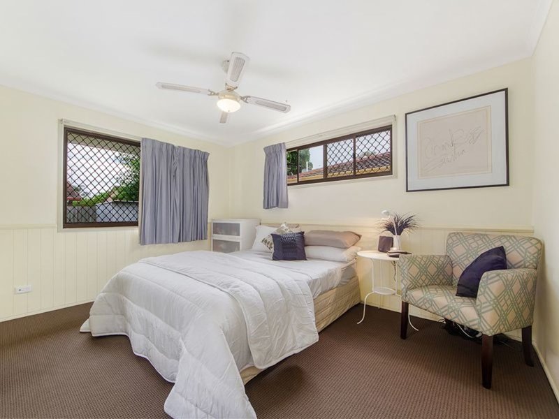 Photo - 2/8 Wagtail Court, Burleigh Waters QLD 4220 - Image 7