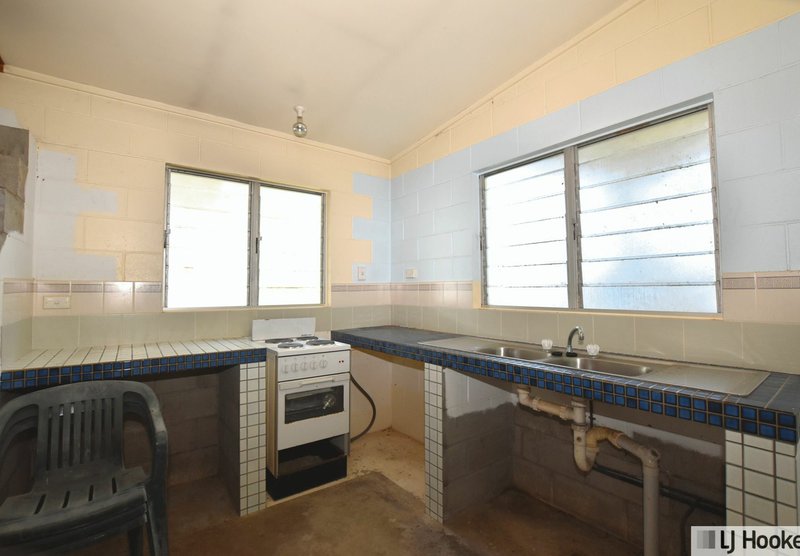 Photo - 28 Wall Street, South Mission Beach QLD 4852 - Image 5
