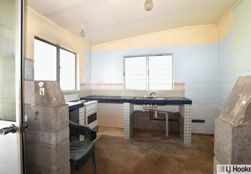 Photo - 28 Wall Street, South Mission Beach QLD 4852 - Image 6