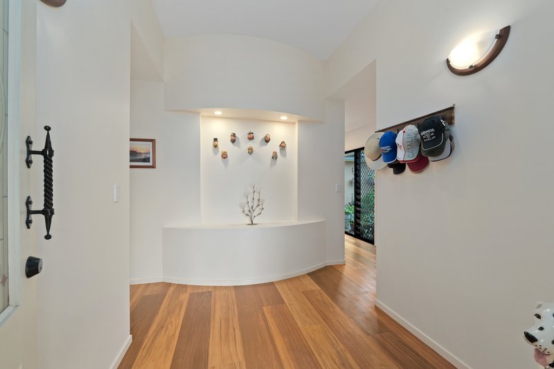 Photo - 28 Wallaby Circuit, Pelican Waters QLD 4551 - Image 3
