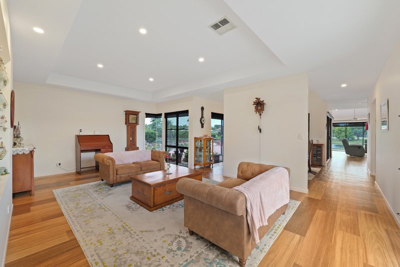 Photo - 28 Wallaby Circuit, Pelican Waters QLD 4551 - Image 9