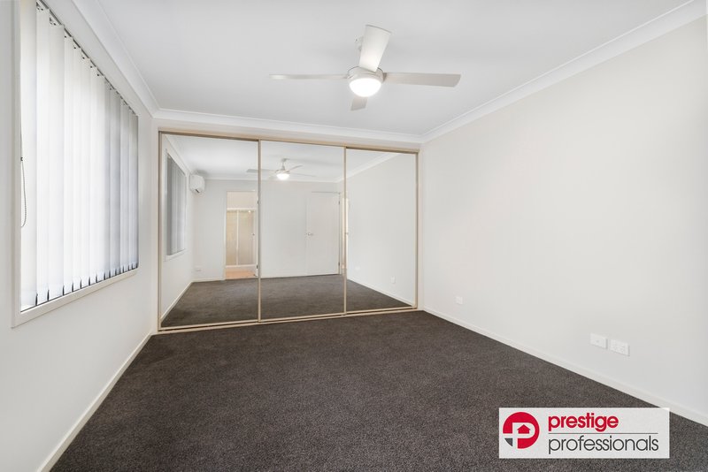 Photo - 28 Wallcliffe Court, Wattle Grove NSW 2173 - Image 6