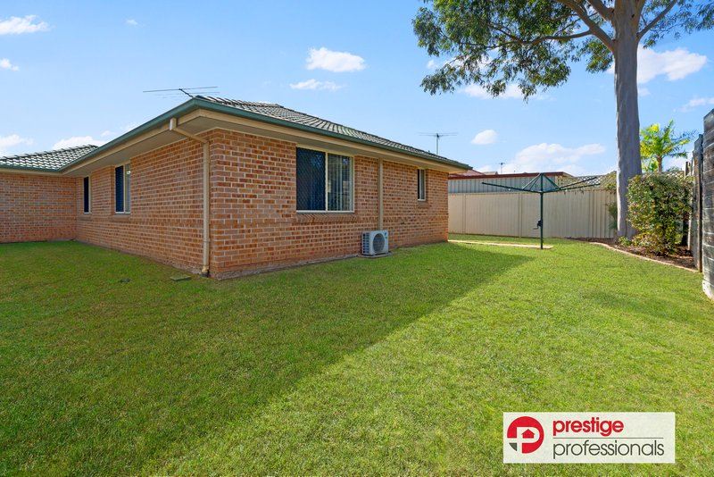 Photo - 28 Wallcliffe Court, Wattle Grove NSW 2173 - Image 10