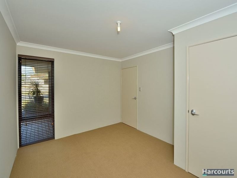 Photo - 28 Waratah Circle, Halls Head WA 6210 - Image 11