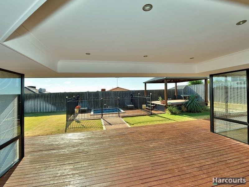 Photo - 28 Waratah Circle, Halls Head WA 6210 - Image 16