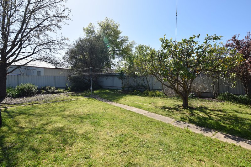 Photo - 28 Wareena Street, Wangaratta VIC 3677 - Image 10