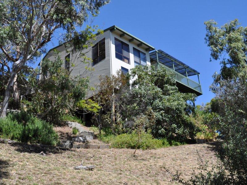 Photo - 28 Warland Avenue, Victor Harbor SA 5211 - Image 2