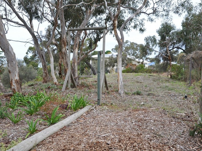 Photo - 28 Warland Avenue, Victor Harbor SA 5211 - Image 20