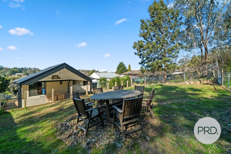 Photo - 28 Warrawong Street, Kooringal NSW 2650 - Image 12