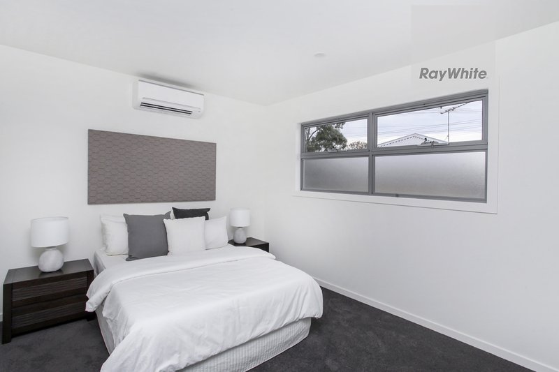 Photo - 2/8 Warwick Place, Tullamarine VIC 3043 - Image 10