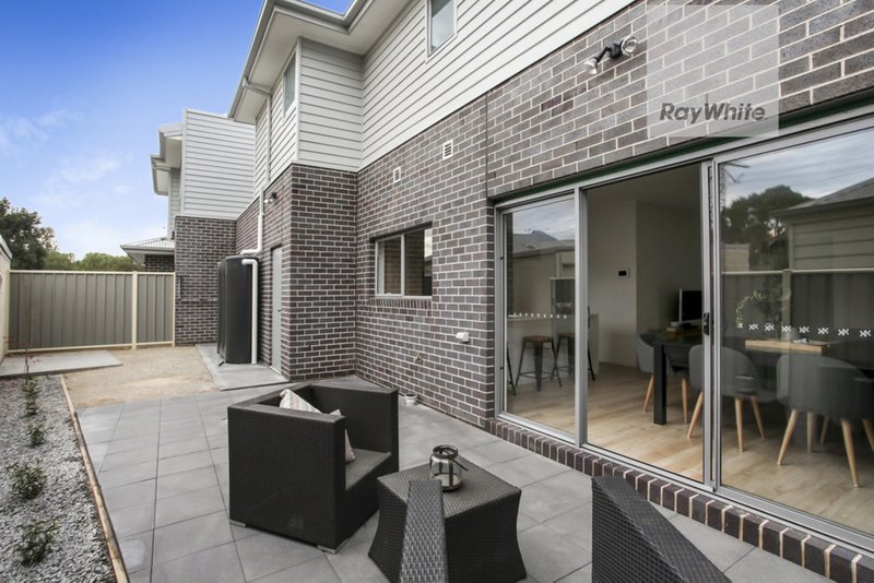 Photo - 2/8 Warwick Place, Tullamarine VIC 3043 - Image 13