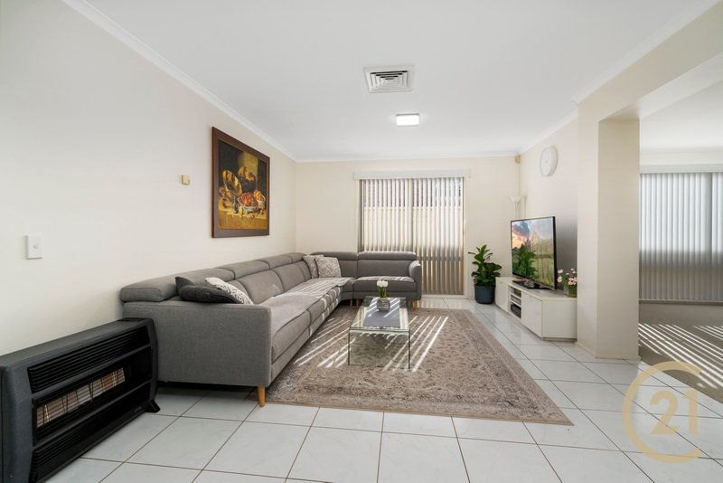Photo - 28 Wattle Grove Drive, Wattle Grove NSW 2173 - Image 7