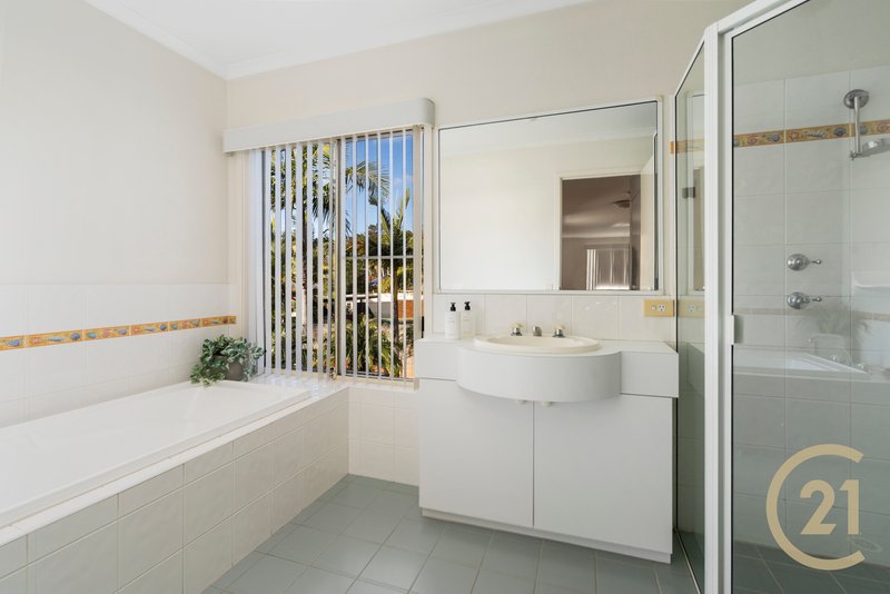 Photo - 28 Wattle Grove Drive, Wattle Grove NSW 2173 - Image 14