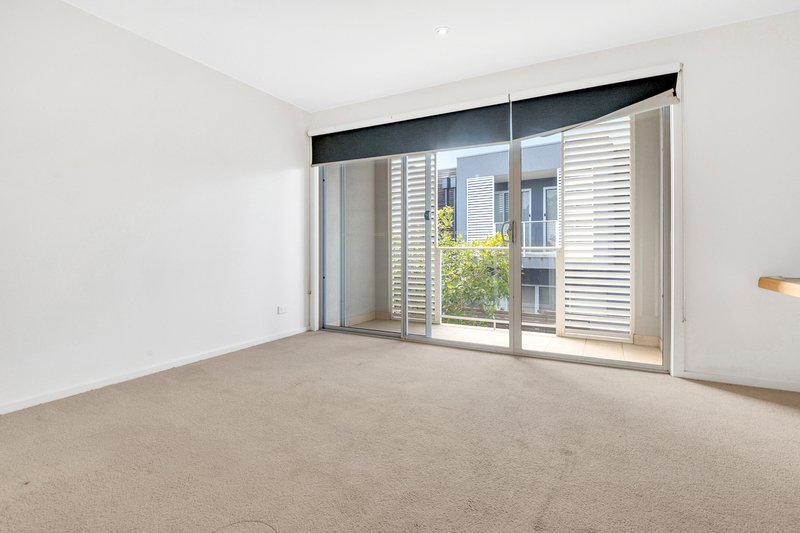 Photo - 28 Waxflower Crescent, Bundoora VIC 3083 - Image 7